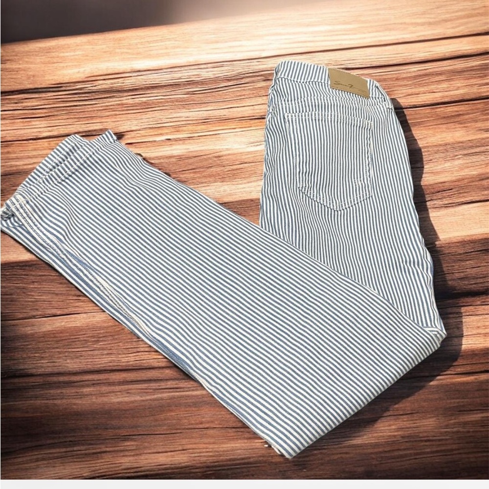 Seven7 Blue & White Pinstripe
Pants - Size 4 (29" inseam) like new